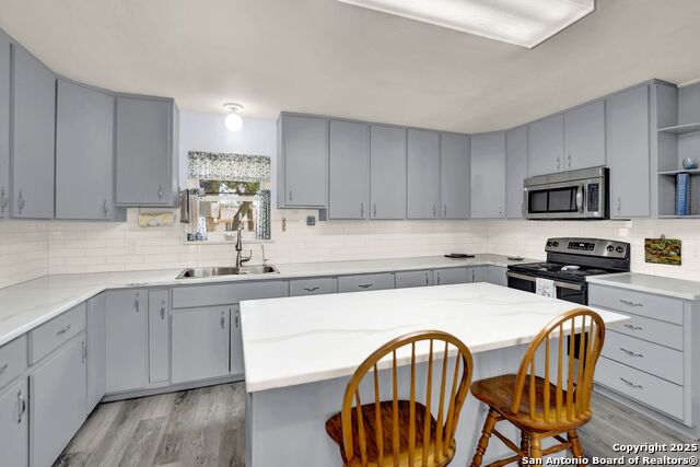 Listing photo id 9 for 222 Valley Oak