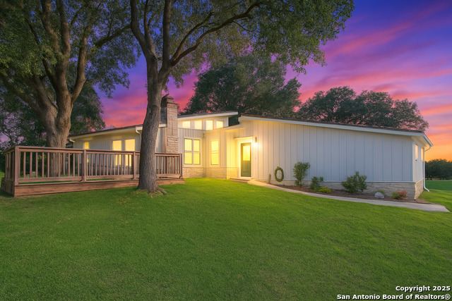 Listing photo id 0 for 222 Valley Oak