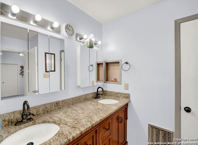 Listing photo id 18 for 222 Valley Oak