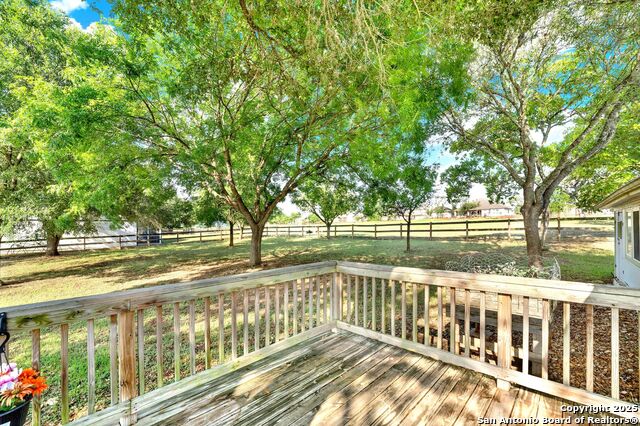 Listing photo id 26 for 222 Valley Oak