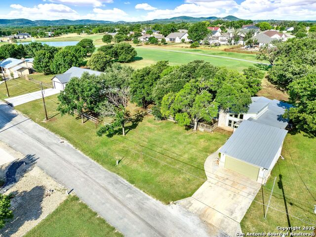 Listing photo id 31 for 222 Valley Oak