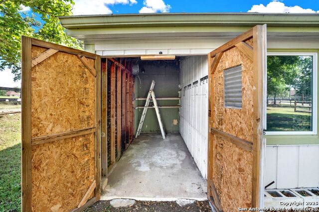 Listing photo id 33 for 222 Valley Oak