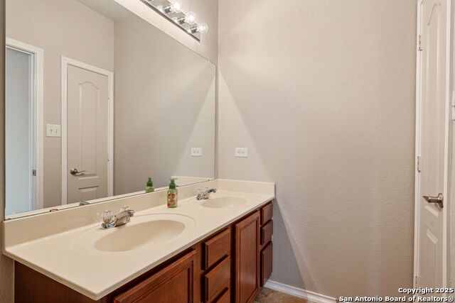 Image 14 of 26 For 5752 Ping Way