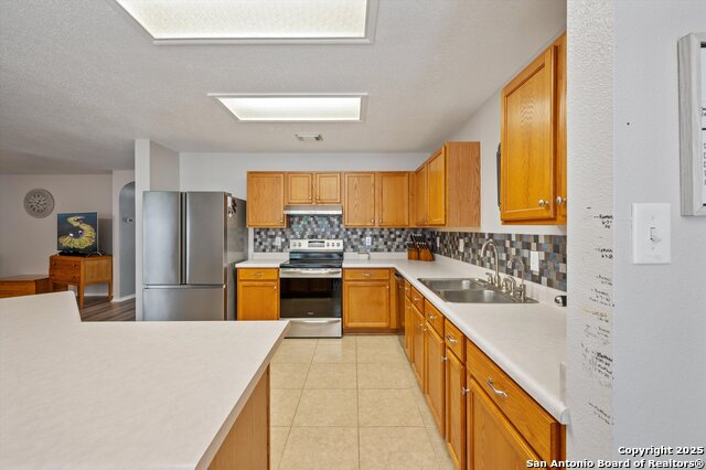 Listing photo id 9 for 2543 Chasefield