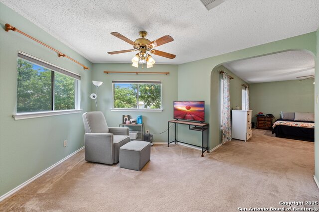 Listing photo id 18 for 2543 Chasefield