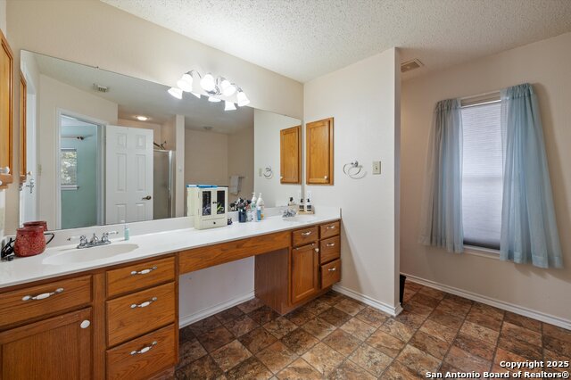 Listing photo id 19 for 2543 Chasefield