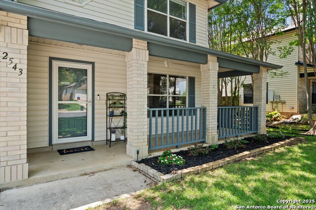 Listing photo id 1 for 2543 Chasefield