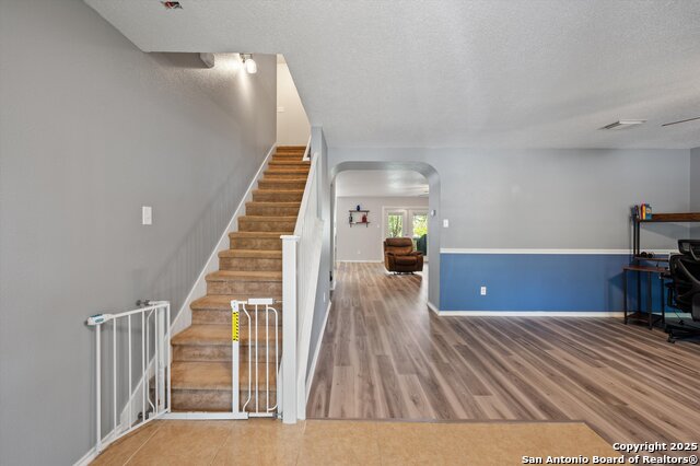 Listing photo id 3 for 2543 Chasefield