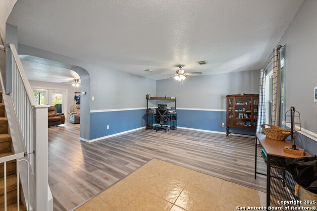 Listing photo id 4 for 2543 Chasefield
