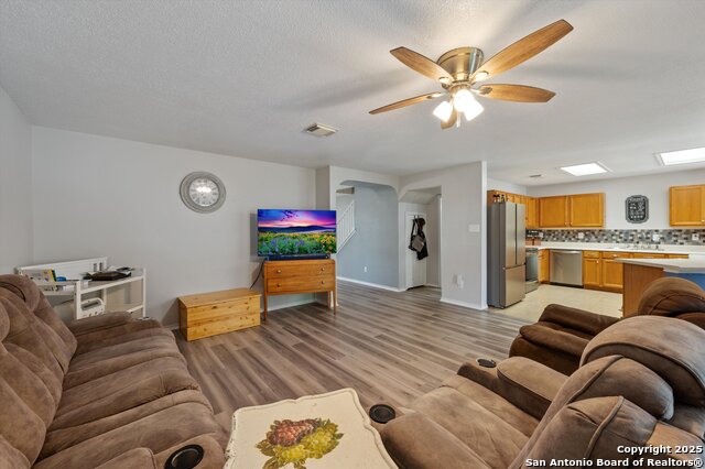 Listing photo id 6 for 2543 Chasefield