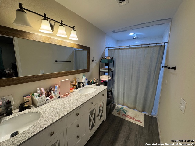 Listing photo id 8 for 101 Ghent Pl