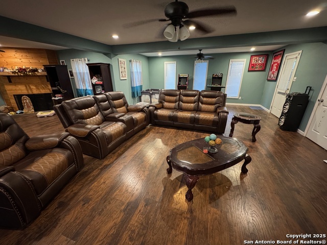 Listing photo id 1 for 101 Ghent Pl