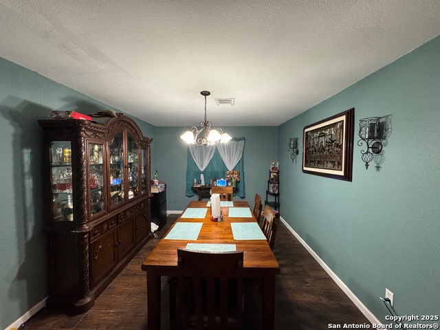 Listing photo id 3 for 101 Ghent Pl