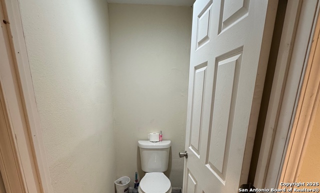 Listing photo id 7 for 101 Ghent Pl