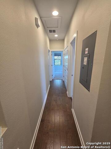Image 30 of 43 For 631 Burleson St
