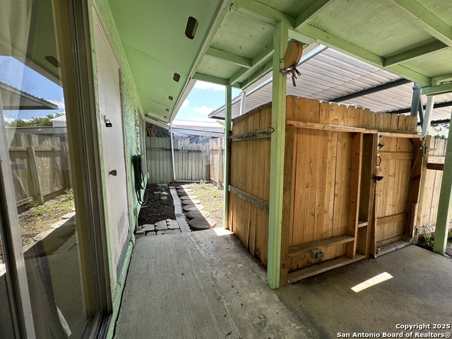 Image 15 of 17 For 7207 Glen Bay