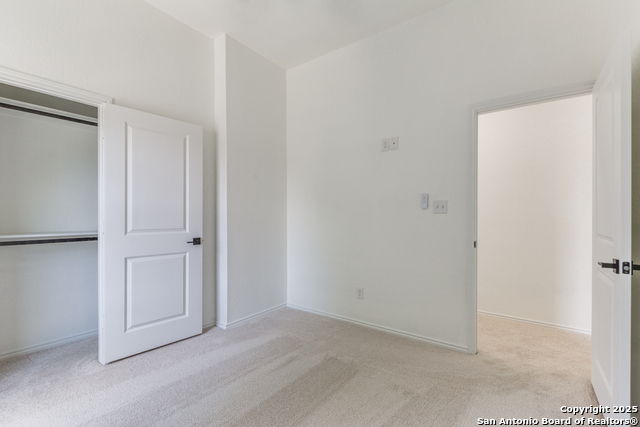 Listing photo id 14 for 623 Recio St.
