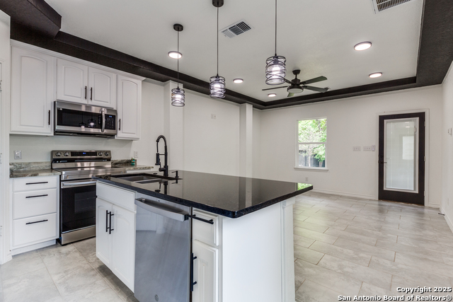 Listing photo id 0 for 623 Recio St.