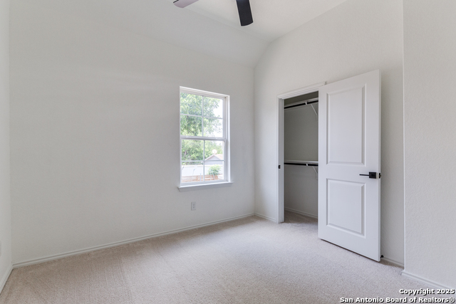 Listing photo id 19 for 623 Recio St.