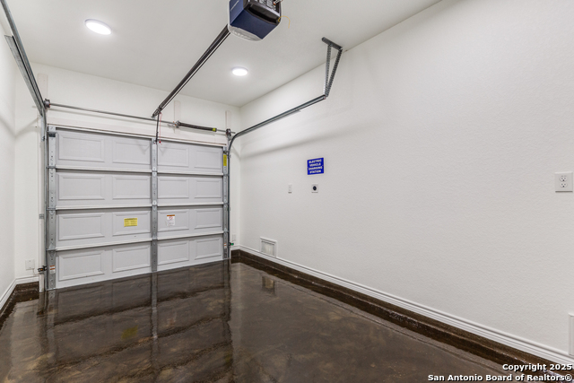 Listing photo id 22 for 623 Recio St.