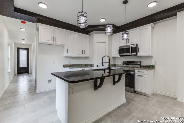 Listing photo id 1 for 623 Recio St.