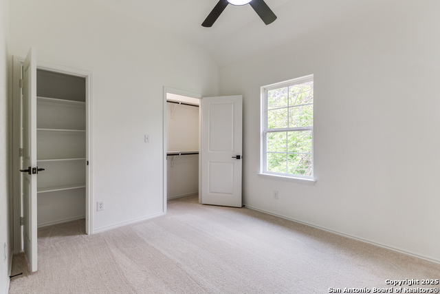 Listing photo id 2 for 623 Recio St.