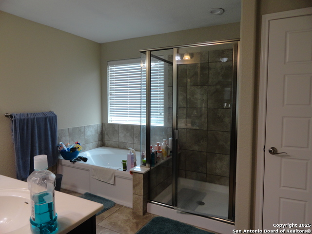 Image 10 of 30 For 23410 Woodlawn Ridge