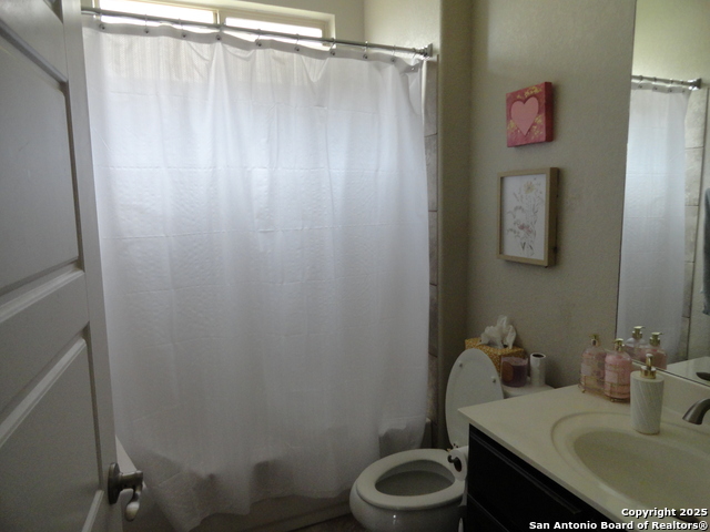 Image 14 of 30 For 23410 Woodlawn Ridge