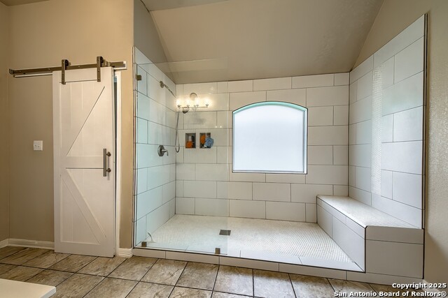 Listing photo id 18 for 1009 Oak Ridge