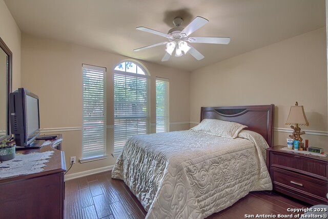 Listing photo id 19 for 1009 Oak Ridge