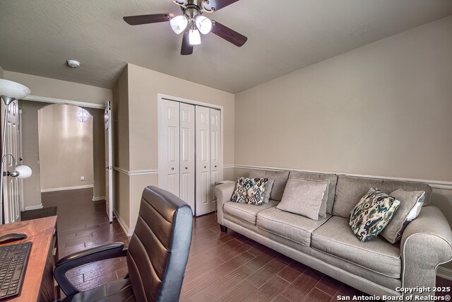Listing photo id 25 for 1009 Oak Ridge
