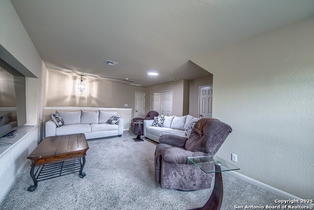 Listing photo id 28 for 1009 Oak Ridge