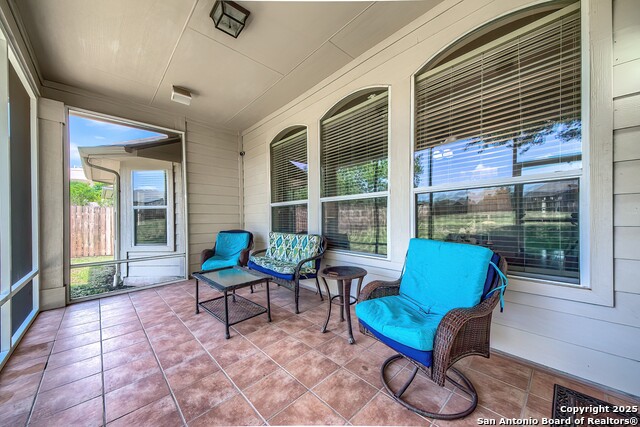 Listing photo id 29 for 1009 Oak Ridge