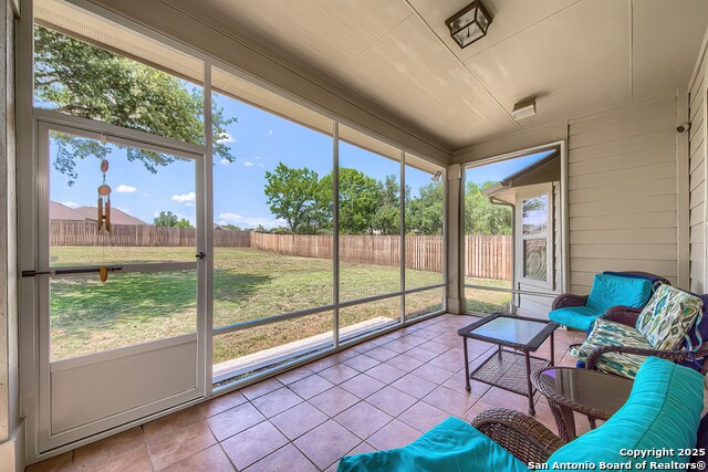 Listing photo id 30 for 1009 Oak Ridge