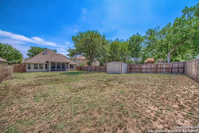 Listing photo id 33 for 1009 Oak Ridge