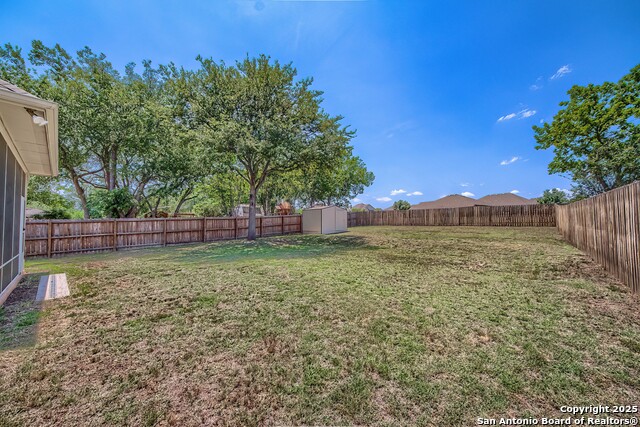Listing photo id 34 for 1009 Oak Ridge