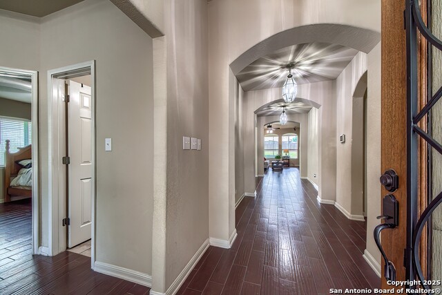 Listing photo id 2 for 1009 Oak Ridge