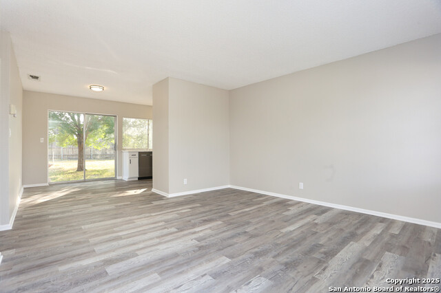 Image 4 of 22 For 7306 Glen Hart