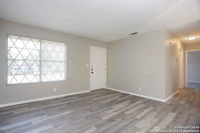 Image 7 of 22 For 7306 Glen Hart