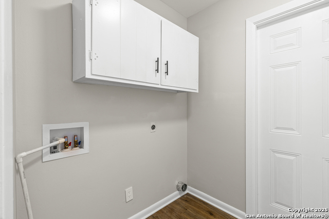Listing photo id 12 for 371 Pike