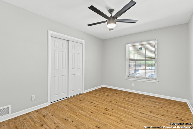 Listing photo id 19 for 371 Pike