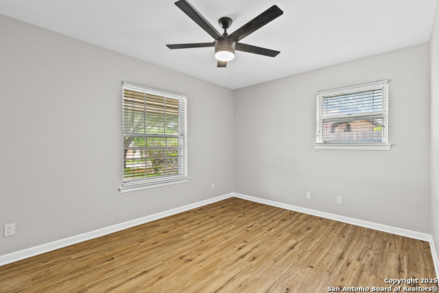 Listing photo id 21 for 371 Pike