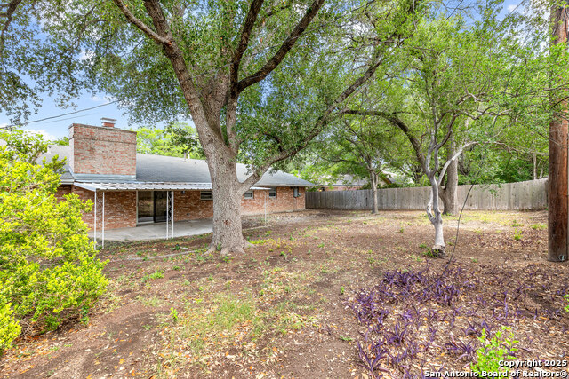 Listing photo id 33 for 371 Pike