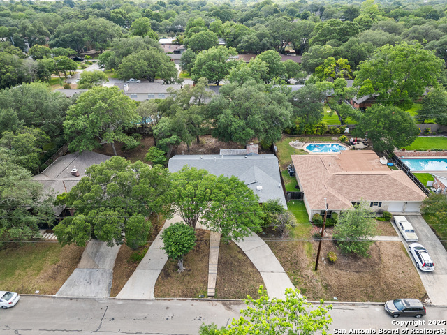 Listing photo id 36 for 371 Pike