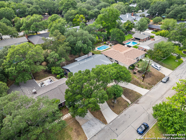 Listing photo id 37 for 371 Pike