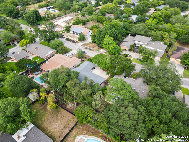 Listing photo id 38 for 371 Pike