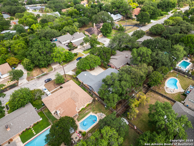 Listing photo id 39 for 371 Pike