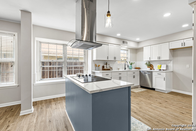 Listing photo id 7 for 371 Pike