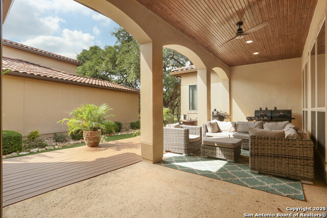 Image 17 of 20 For 22450 Viajes