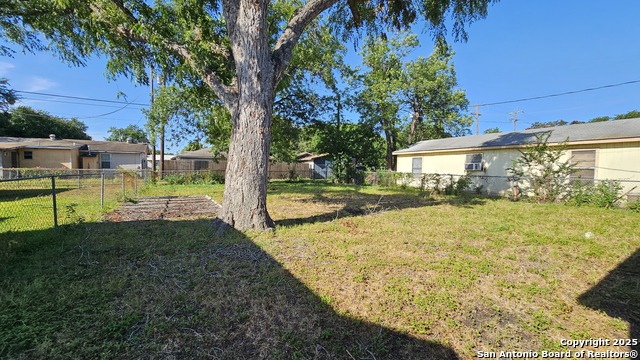 Image 18 of 25 For 2936 W Gerald Ave